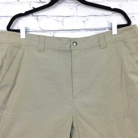 Columbia Men’s Omni-shield Advanced Repellency Flat Front Casual Tan Shorts 40 - Picture 2 of 13